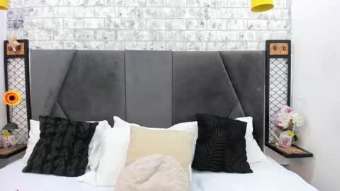 Maray Lous  online show from December 18, 8:59 pm