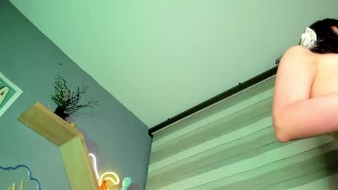 Snapshot of marcelinee__ chatting on December 15, 11:23 am Marce online show from December 15, 11:23 am