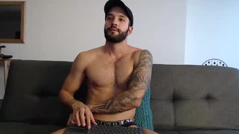 Snapshot of marcoandpolo01 chatting on January 27, 10:06 pm Marco  Polo online show from January 27, 10:06 pm