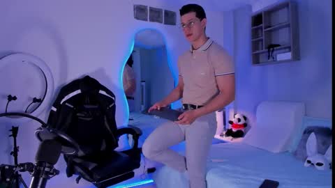 Marco Sullivan online show from November 22, 2:37 pm