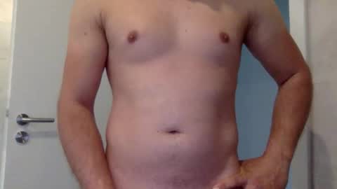 marcwholoves26 online show from April 12, 7:01 am