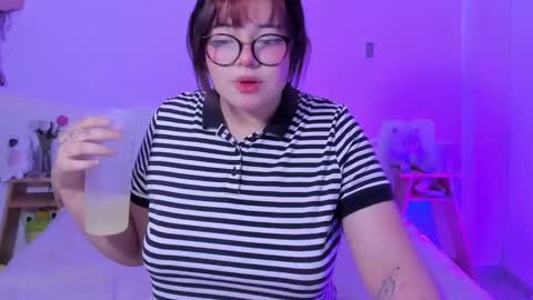 danna online show from March 3, 10:17 am