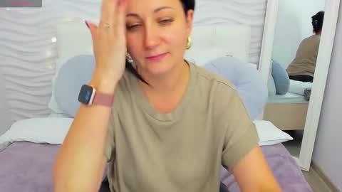 Snapshot of margobloom chatting on September 10, 1:45 pm Margo online show from September 10, 1:45 pm