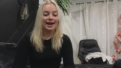 margot_robbie7 online show from February 11, 2:25 am