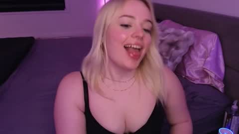 margot_robbie7 online show from March 9, 12:48 am