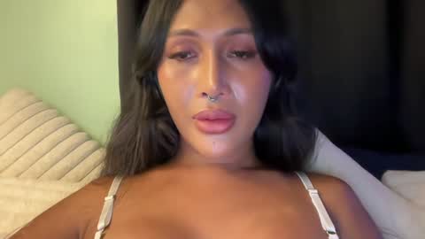 Snapshot of mariafatale_00 chatting on December 11, 5:14 pm Maria online show from December 11, 5:14 pm