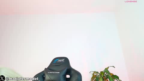 Maria Fer online show from February 15, 3:00 pm