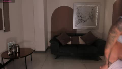 MARIA HERRERA  online show from October 22, 9:05 pm