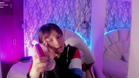   online show from October 31, 12:27 pm