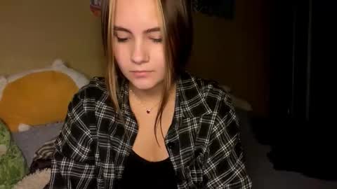 Snapshot of mariamcleverley chatting on September 28, 4:38 pm Mia online show from September 28, 4:38 pm