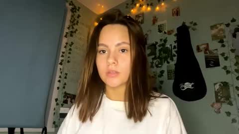 Snapshot of mariamcleverley chatting on September 18, 4:44 pm Mia online show from September 18, 4:44 pm