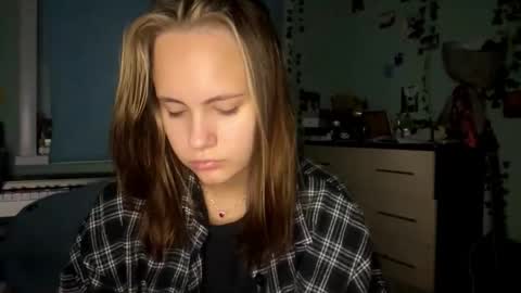 Snapshot of mariamcleverley chatting on September 23, 7:42 pm Mia online show from September 23, 7:42 pm