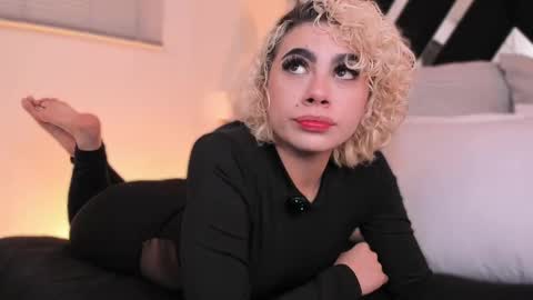 Snapshot of marian_pinzon chatting on October 5, 2:53 am Marian online show from October 5, 2:53 am