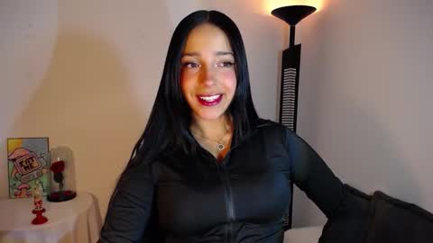 Nicolle online show from November 11, 2:47 am