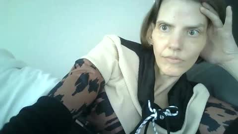 Mariejojo online show from April 4, 3:30 pm