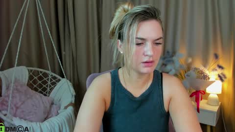 Mariel online show from April 2, 1:57 am