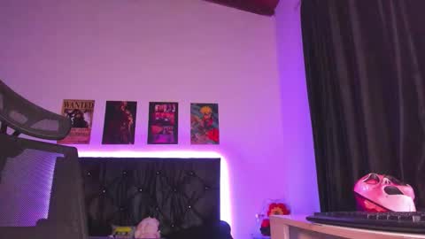 Mariana Hasper online show from October 31, 5:41 am