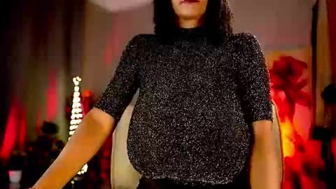 Nikita - Scroll down and read my bio please. New Pictures in Bio online show from October 29, 6:59 am