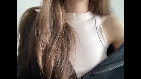 Snapshot of marinalovenow chatting on March 6, 7:58 am Marina online show from March 6, 7:58 am