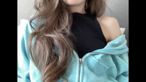 Snapshot of marinalovenow chatting on February 25, 11:43 am Marina online show from February 25, 11:43 am