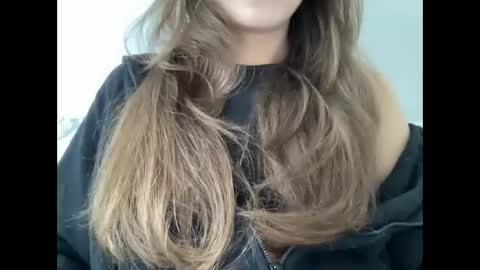 Snapshot of marinalovenow chatting on September 17, 9:35 am Marina online show from September 17, 9:35 am