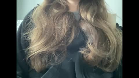 Snapshot of marinalovenow chatting on October 28, 7:42 am Marina online show from October 28, 7:42 am