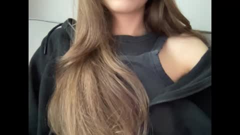 Snapshot of marinalovenow chatting on March 5, 6:12 am Marina online show from March 5, 6:12 am