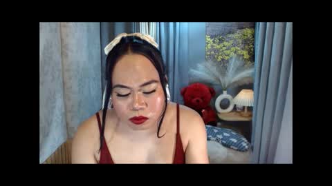 LEAH online show from April 24, 7:05 pm