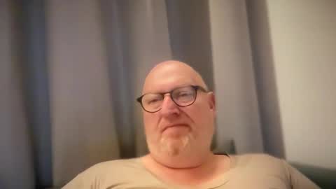 Mark online show from December 19, 8:23 pm