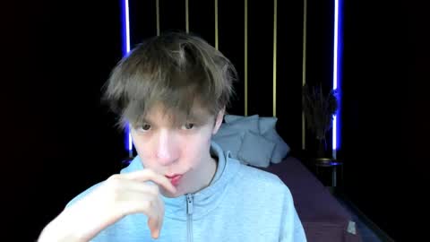 Mark online show from April 17, 2:52 pm