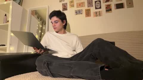 Mark online show from November 1, 3:00 pm