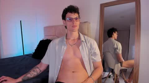 troy online show from March 29, 2:13 am