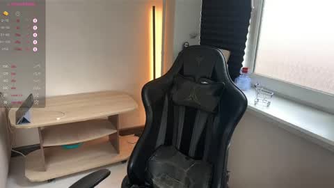 Mark online show from April 18, 10:17 am