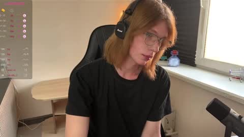 Mark online show from May 11, 3:40 pm