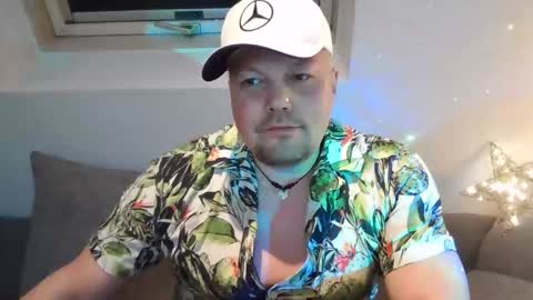 mars0481 online show from December 2, 1:04 am