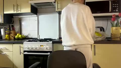 Marta online show from April 14, 7:50 pm