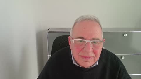martin_1947 online show from April 3, 5:09 pm