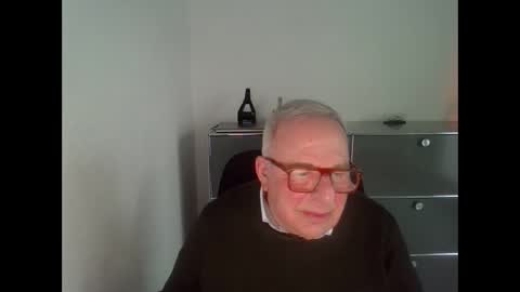 martin_1947 online show from February 16, 4:42 pm