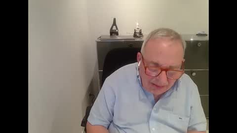 martin_1947 online show from December 28, 10:44 pm