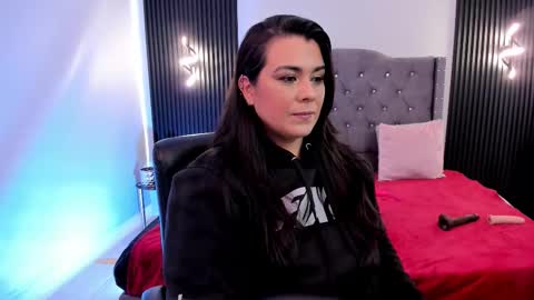 Snapshot of martina_foxy_ chatting on October 21, 1:16 pm MARTINA online show from October 21, 1:16 pm