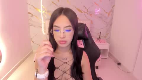   online show from March 4, 12:57 pm