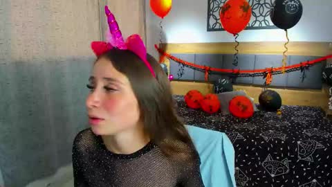  M A R T I N A  online show from October 27, 12:49 pm