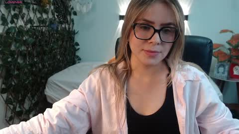 M A R T I N A online show from April 2, 3:58 am