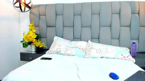 martinaortiz online show from April 1, 1:41 pm