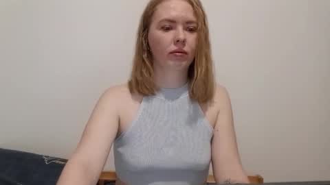 mary318875 online show from April 4, 5:14 am