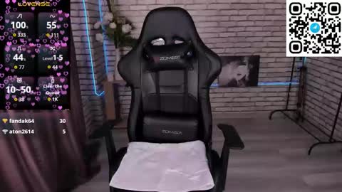 mary__bailey online show from December 4, 12:43 am