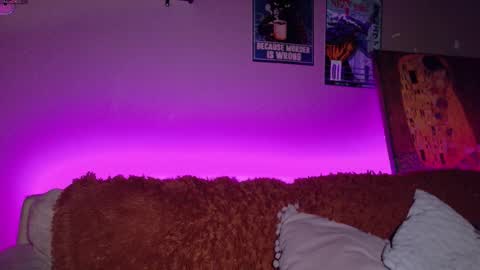     online show from March 6, 7:29 am