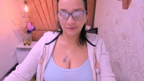 Marylin online show from October 25, 8:20 pm