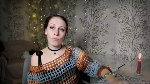 Mary Lou online show from November 9, 12:30 pm