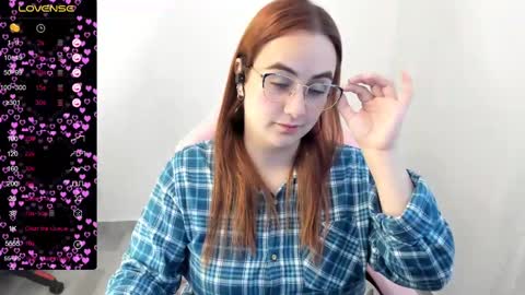 Dulce Maria online show from March 4, 11:00 pm